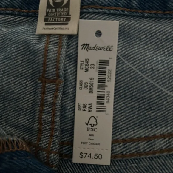 Madewell distressed relax denim blue shorts. - Picture 10 of 11